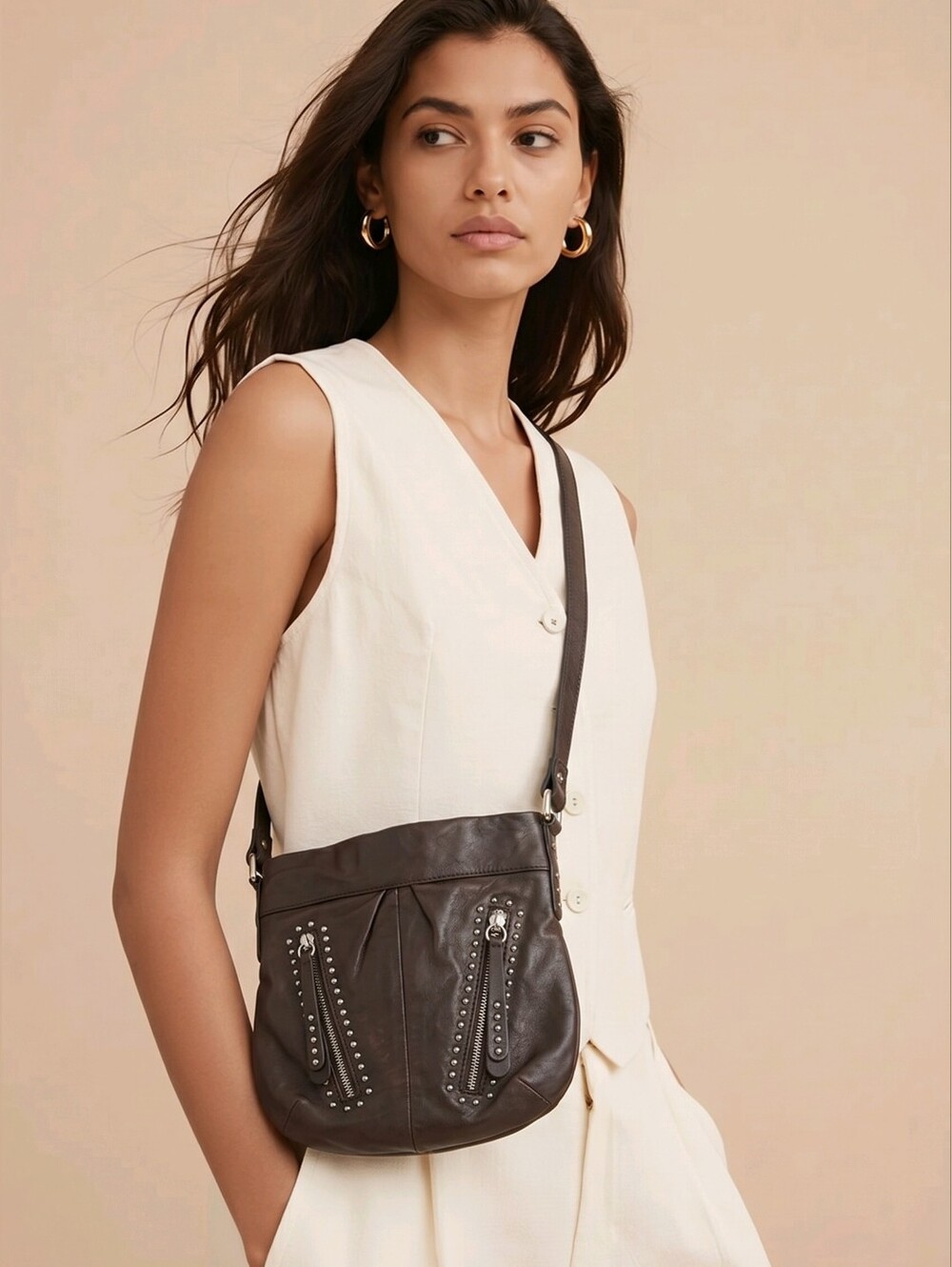 B. Makowsky Brown Leather Crossbody Purse
